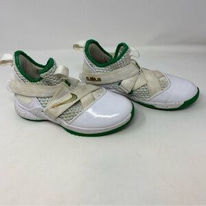 Nike LeBron Soldier XII 12 SVSM Fighting Irish Shoes Youth 4 A02609-100